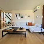 Apartment In Monumental Square Madrid Center