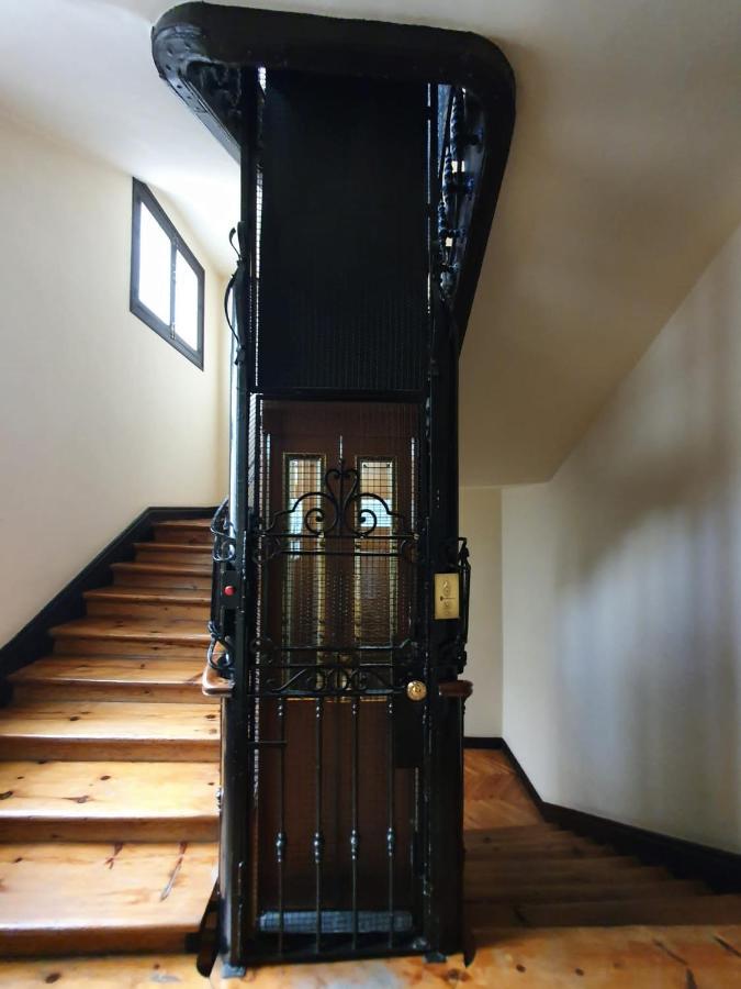 Apartment In Monumental Square Center