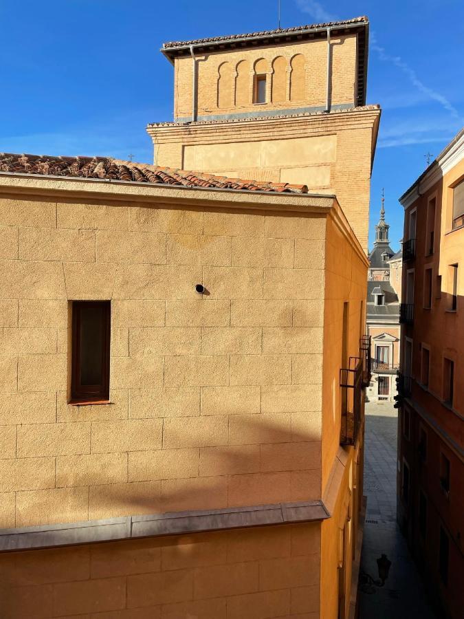 Apartment In Monumental Square Center
